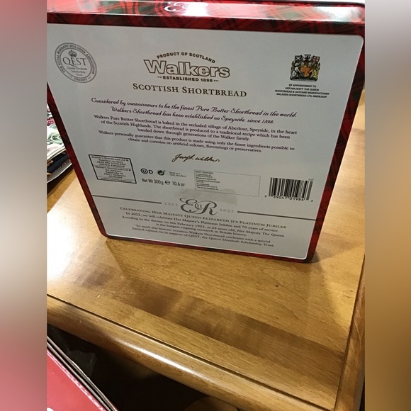 Queen Elizabeth II - Shortbread Tin - Collector’s Item - Picture 6 of 8